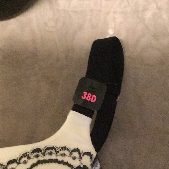 NWT La SENZA lace bra 🛍 - Picture 2 of 4